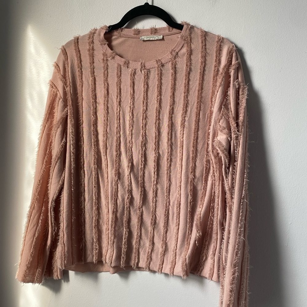 Zara Trafaluc light weight blush textured long sleeve top, size medium